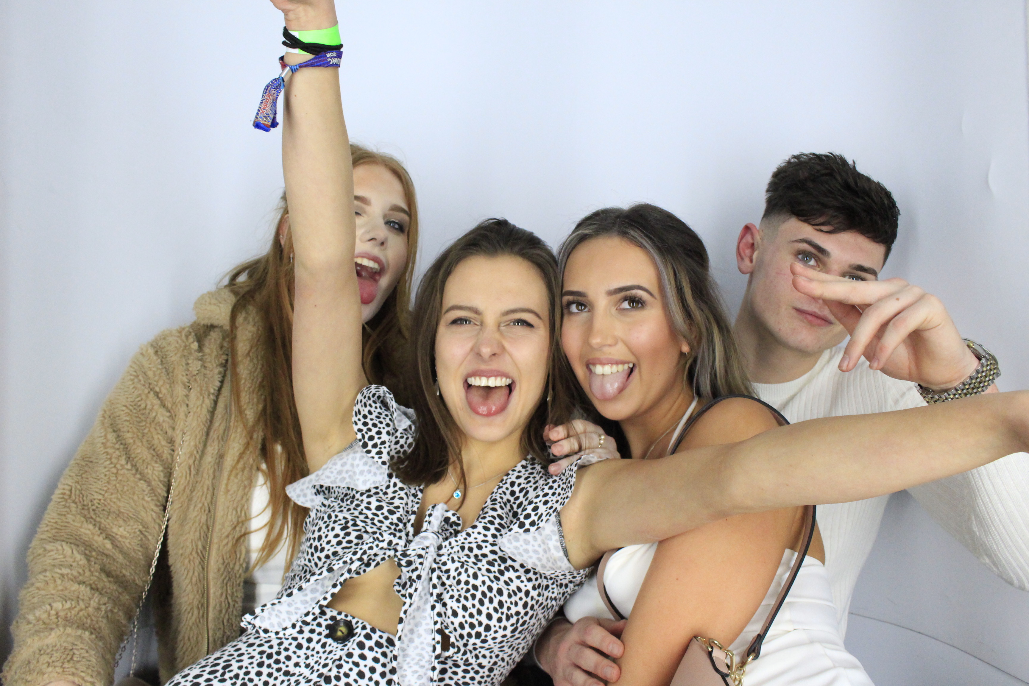 Issy & Alice's 18th Birthday Party | View more photos from the event at gallery.myphotoboothexperience.co.uk/u/MyPhotoBoothExperienceLtd/Issy-Alices-18th-Birthday-Party
